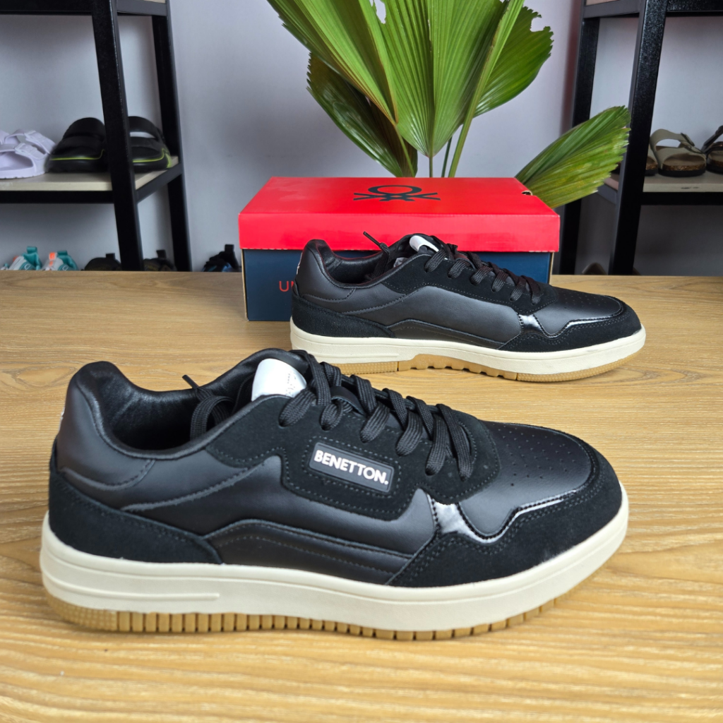 Benetton Black Color sneaker Futuristic Shop