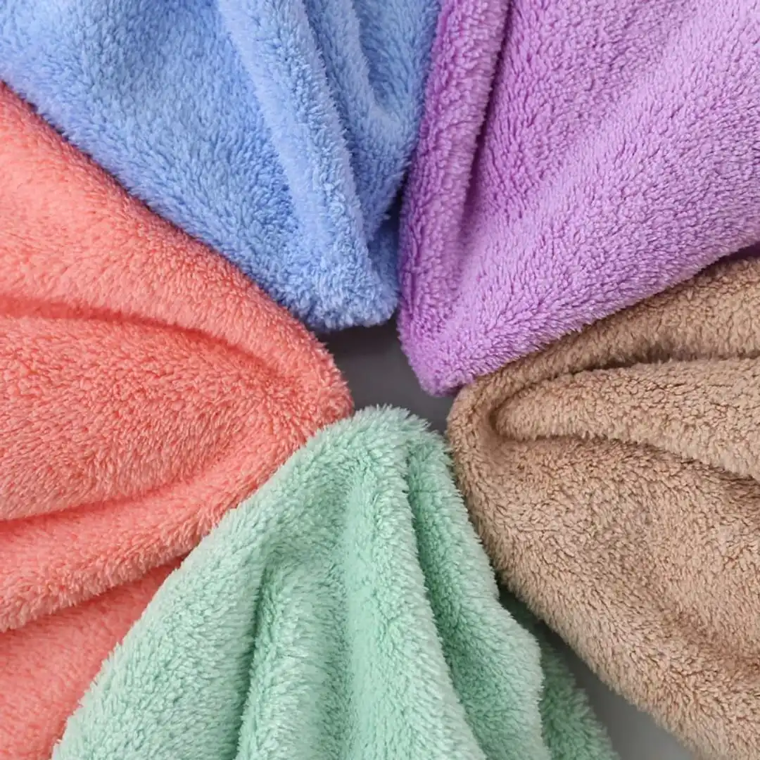 1pc Ultra Soft Coral Fleece Bath Towel | Super Absorbent Quick Dry Microfiber Towel for Home & Travel - Image 2